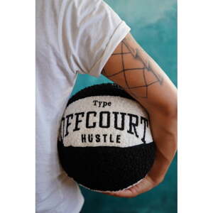 Dekoračný vankúš z materiálu bouclé ø 25 cm Basketball – Mioli Decor
